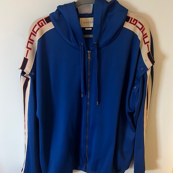 Gucci Hoodie: snap on sleeves